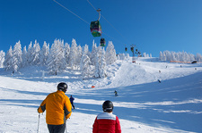 Skifahren in den Bergen um Wagrain